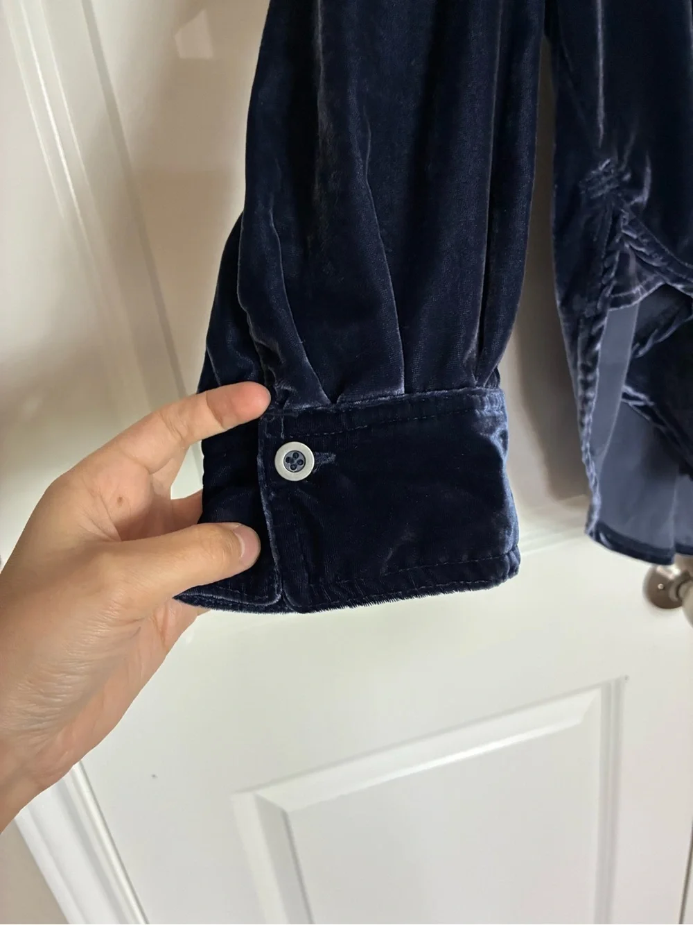 Free People Blue Velvet Button-Up Shirt Soft Relaxed Fit Size S - Picture 10 of 14